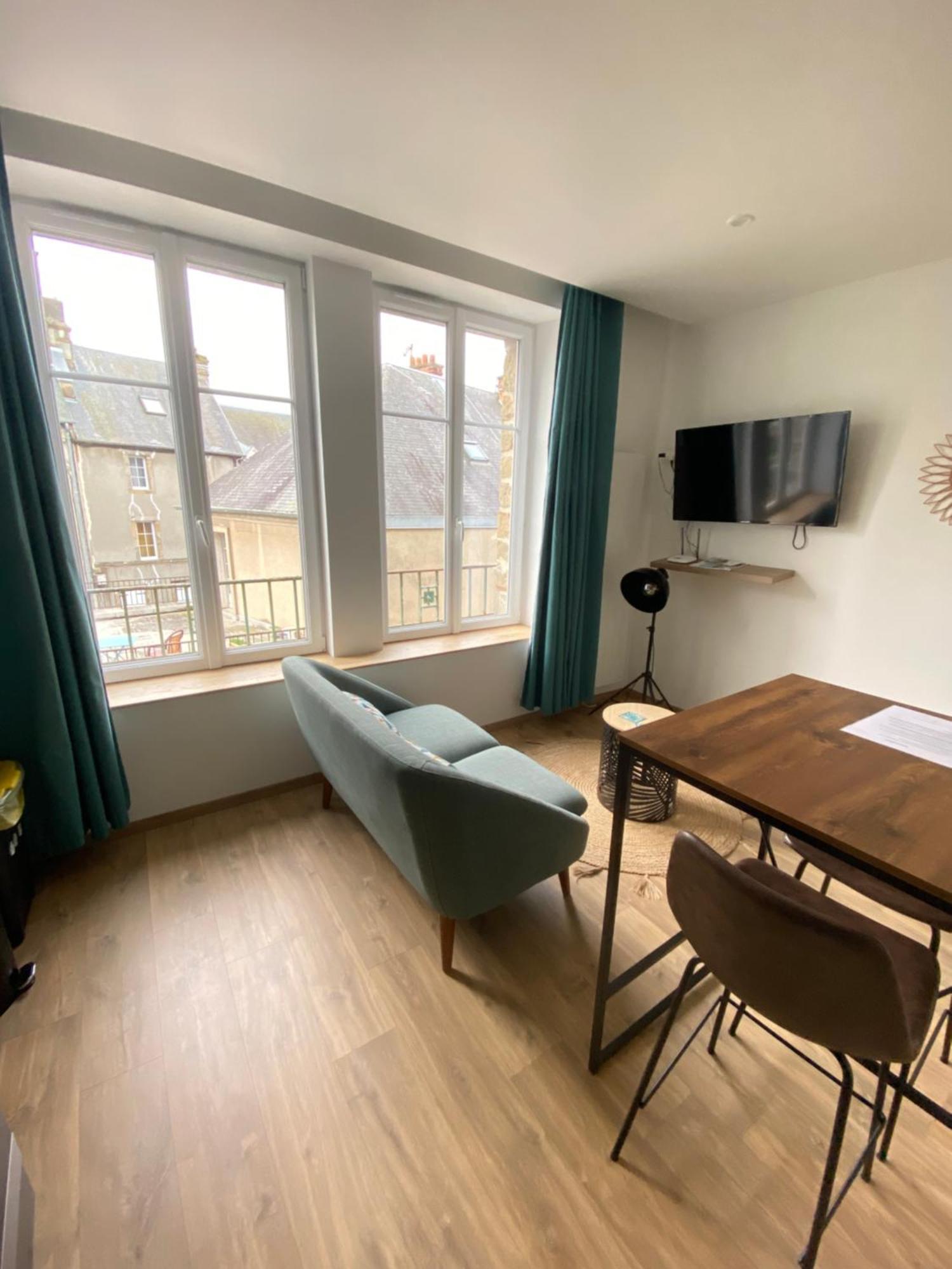 Joli Appartement F2 Plein Centre Coutances Exterior foto